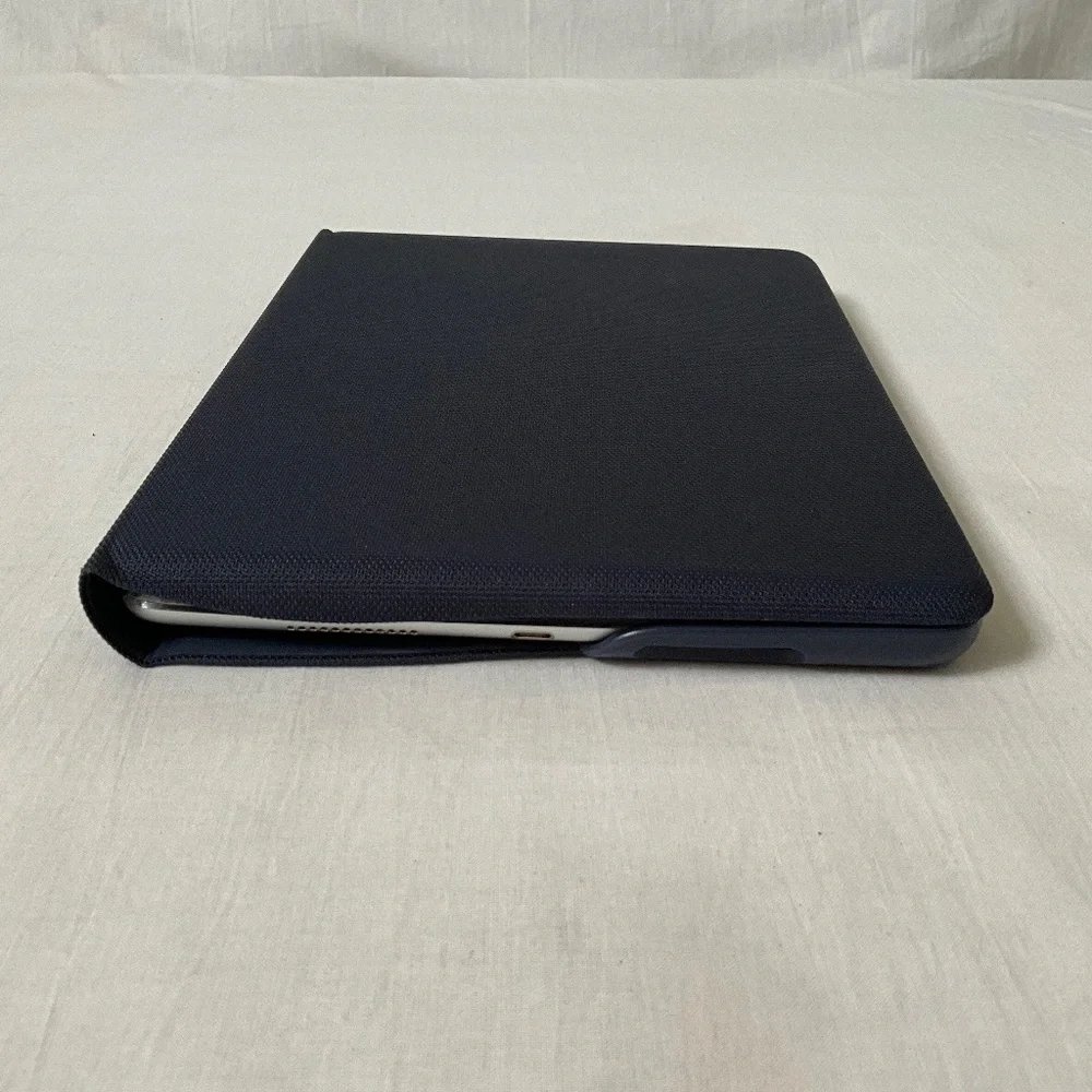 LOGI CREATE Keyboard Hard Case Blue